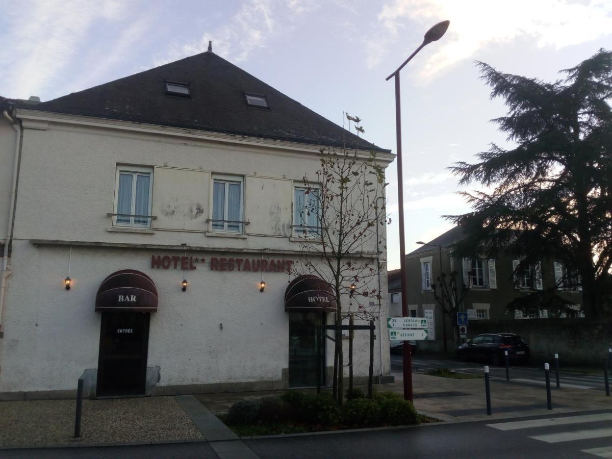 Hotel De La Gare Clisson Exterior foto
